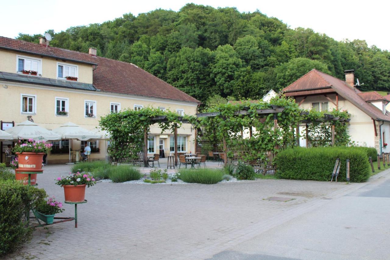 Sleeping In Village Svecina Exterior foto